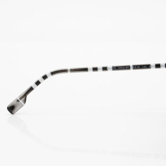 Burberry Vanessa Sunglasses - Picture 4 of 5